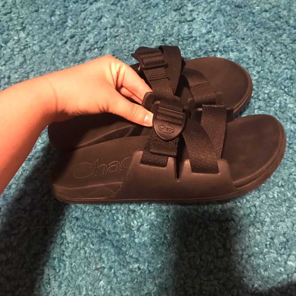 black Chaco Chillos slide sandals